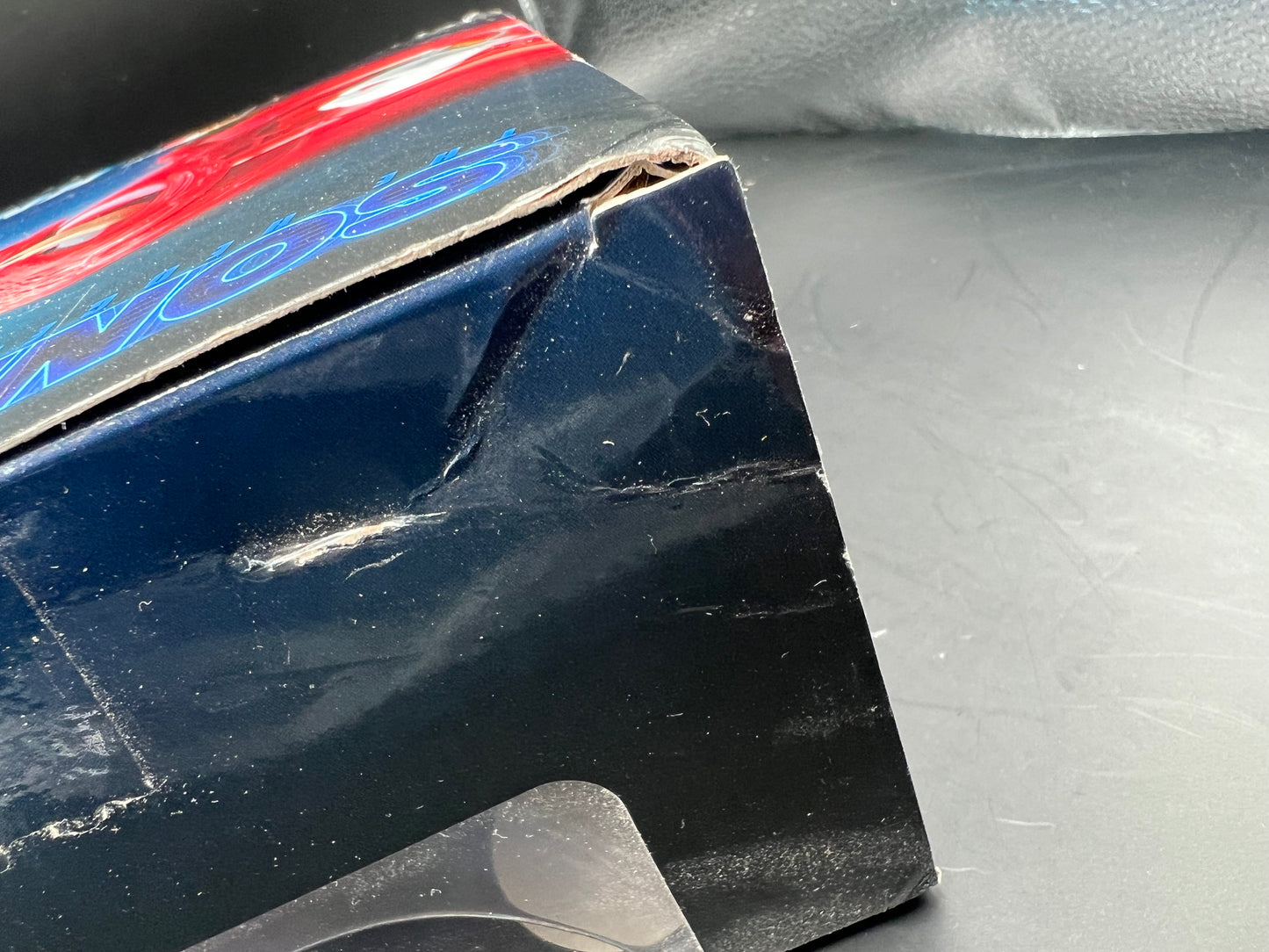 Jakks pacific sonic vs knuckles Damaged box