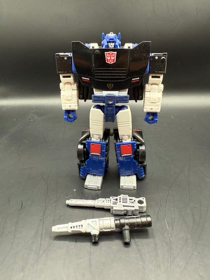 Transformers Generations Selects Deluxe Class Deep Cover