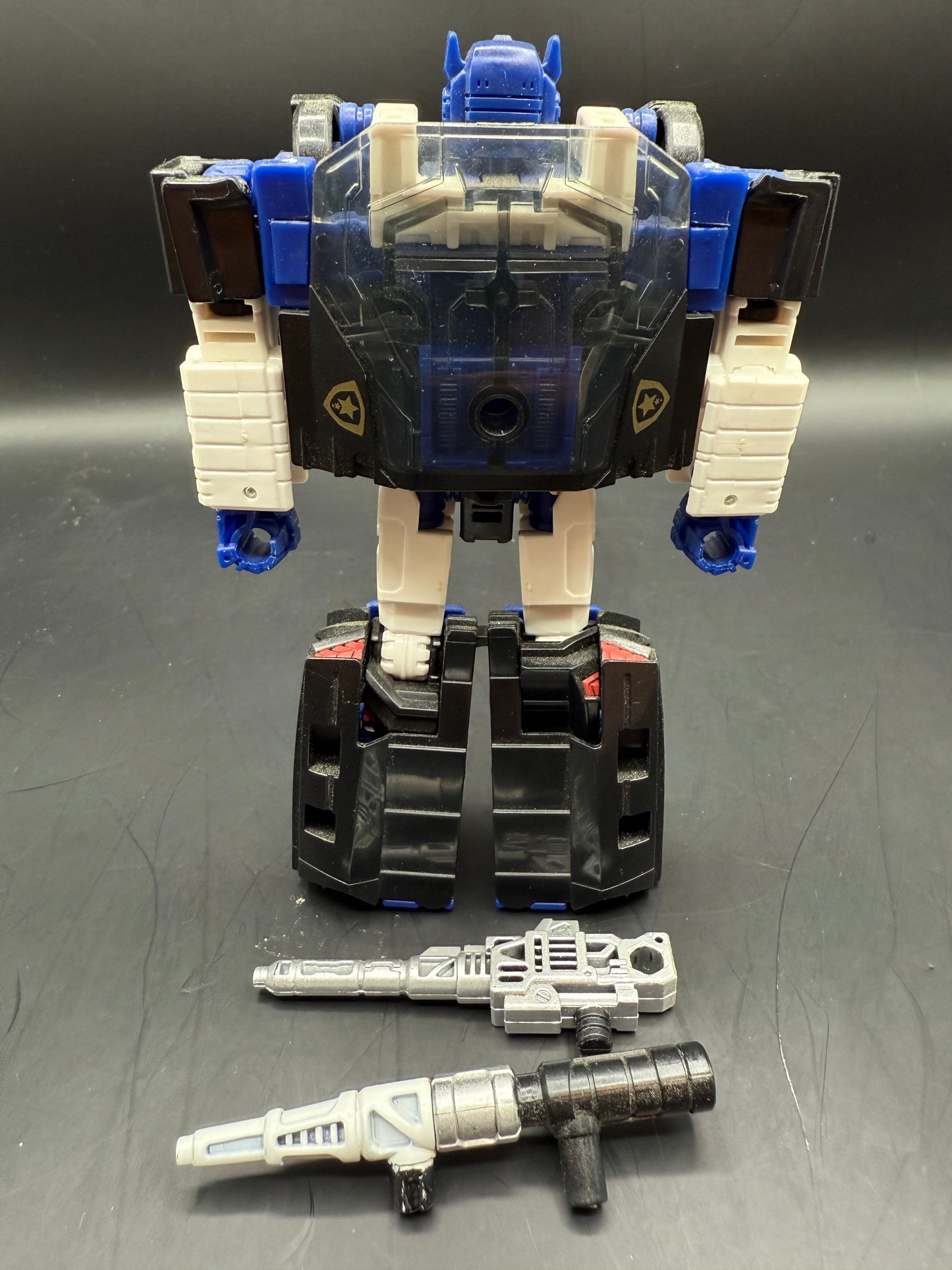 Transformers Generations Selects Deluxe Class Deep Cover